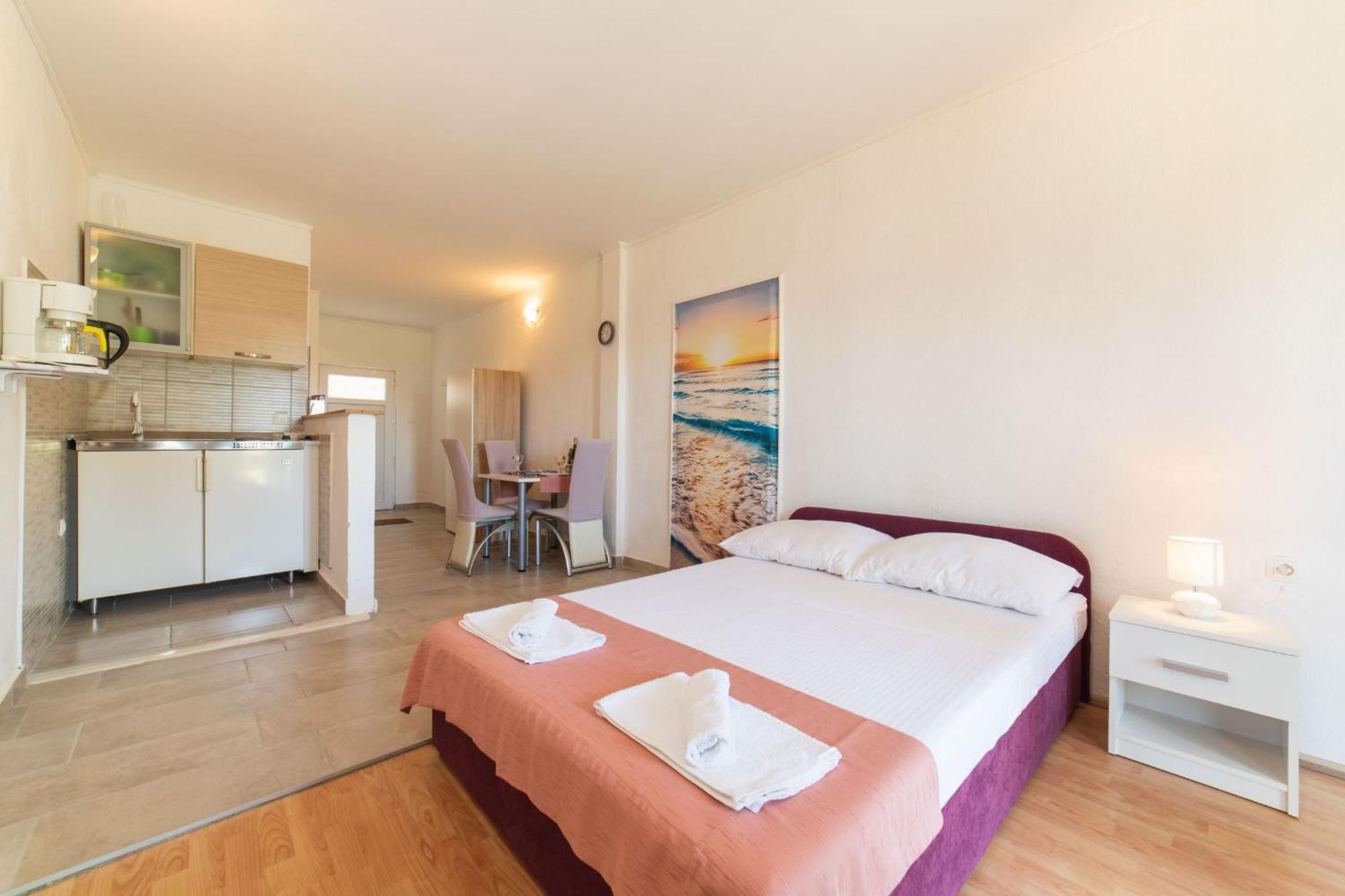Apartment Livaja Kaštel Novi Zimmer foto