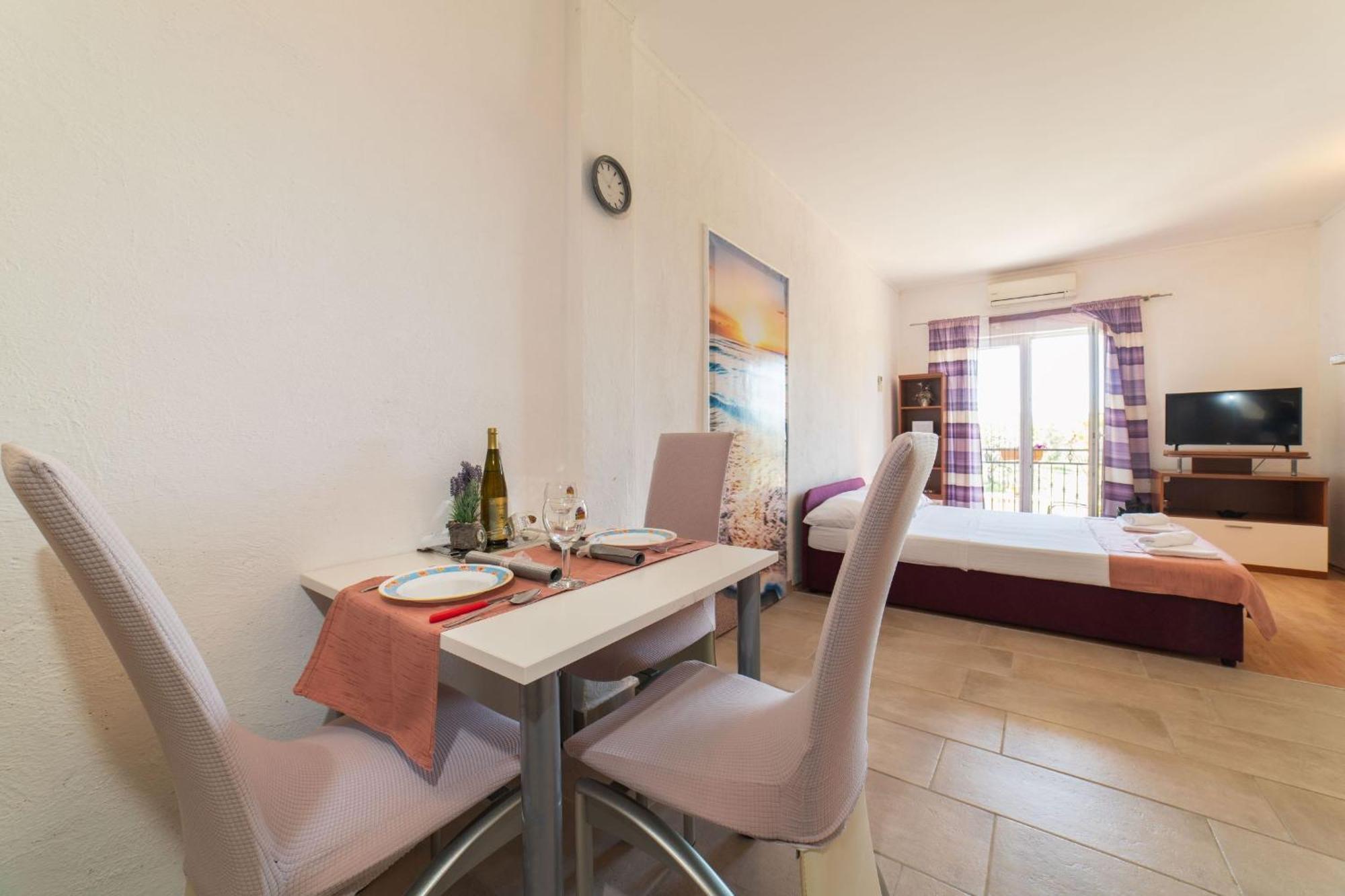 Apartment Livaja Kaštel Novi Zimmer foto